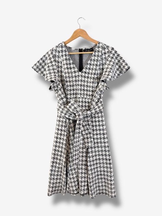 Lane Bryant Dresses & Skirts - Lane Bryant Lena Midi Fit & Flare Dress Size 18/20P Black White Houndstooth